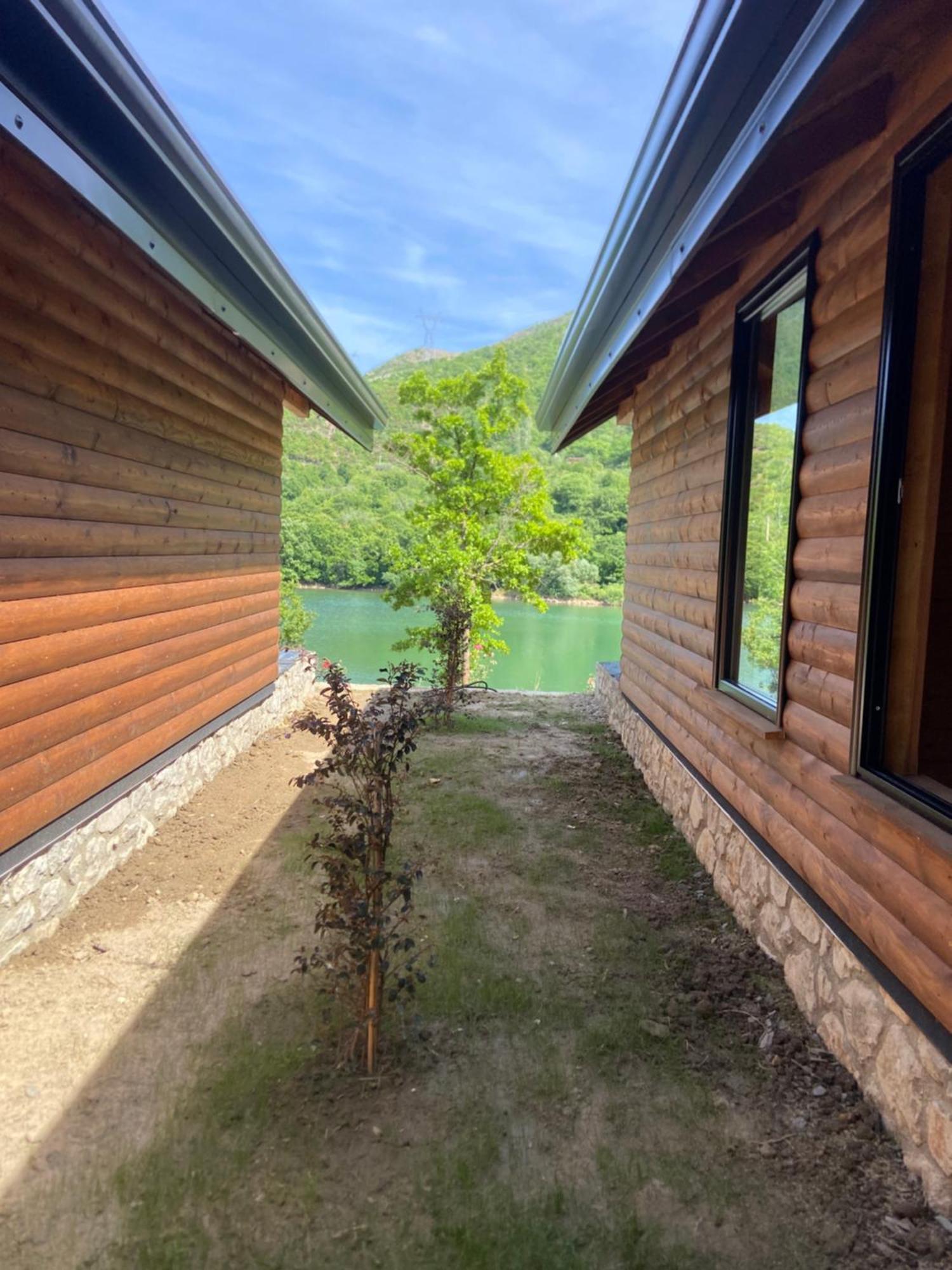 Agora Farmhouse Koman Exterior photo